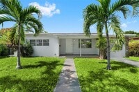 Building Photo - 1840 SW 63rd Ave