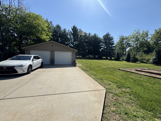Building Photo - 3023 Britney Dr
