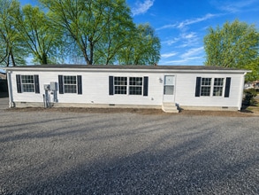 Building Photo - 223 E Park Ave