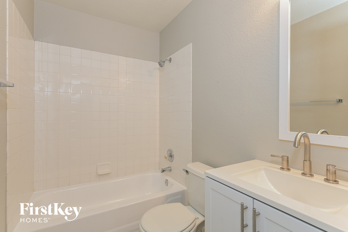 Building Photo - 528 Waterwheel Falls Dr