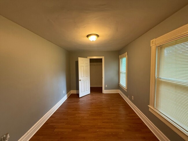 Building Photo - Spacious Five Bedroom, Single Family Home ...