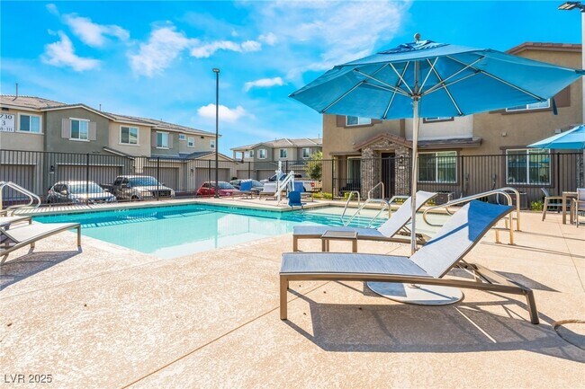 Building Photo - 5730 Sky Pointe Dr