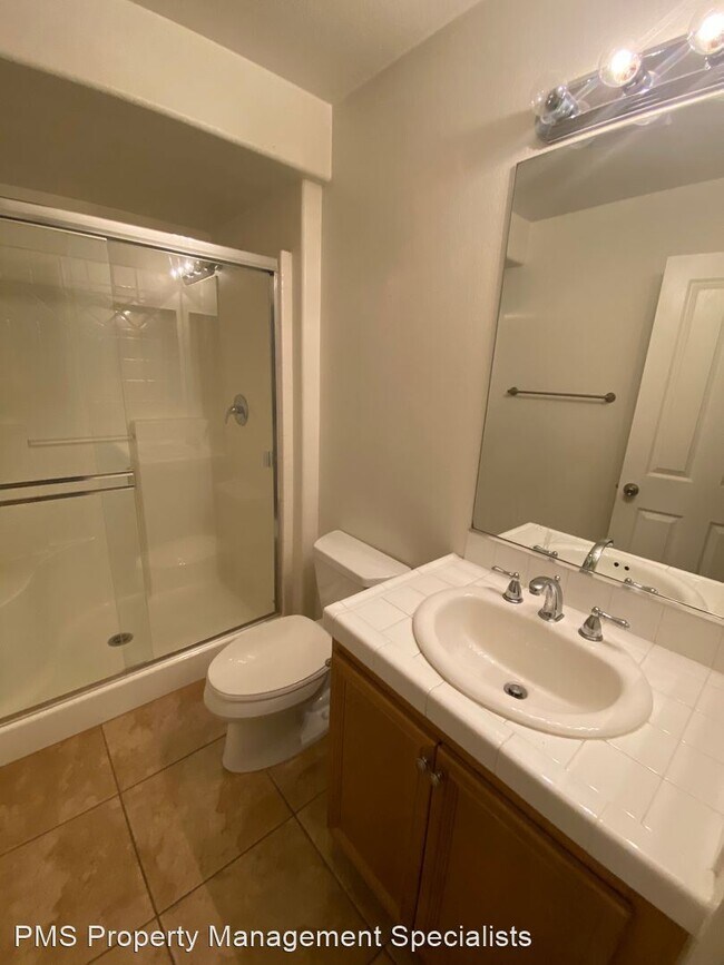 Building Photo - 3 br, 3 bath House - 4153 Laredo Ln #C