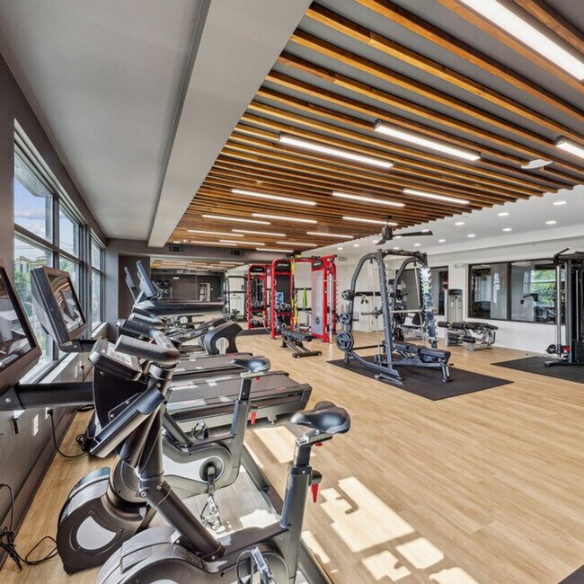 Building Photo - 392 Ashley Ave NE