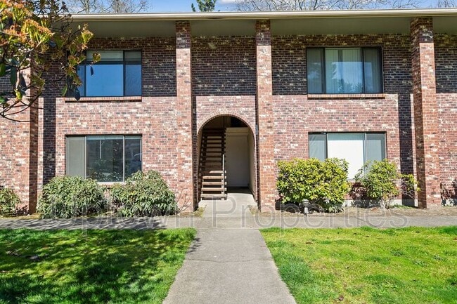 Building Photo - 5660 SW 180th Ave