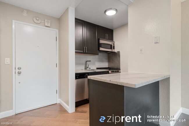 Building Photo - 1 br, 1 bath Condo - 2 Anchor Dr, Emeryvil...