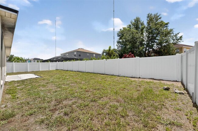 Building Photo - 10610 Boyette Creek Blvd