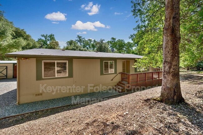 Building Photo - 2541 Deer Brush Ln