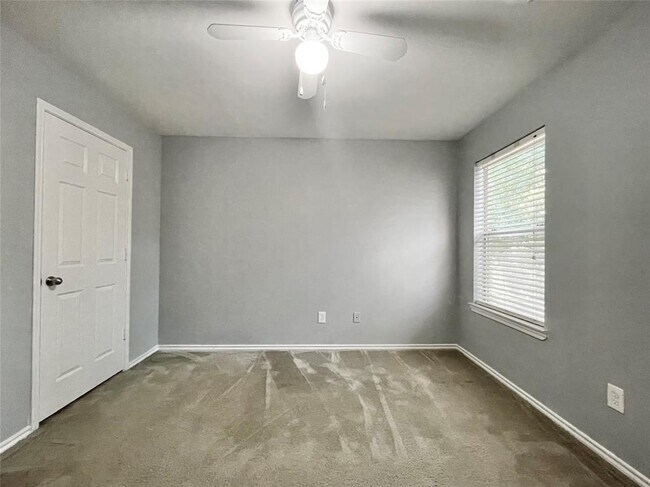 Building Photo - 46 Marble Rock Pl