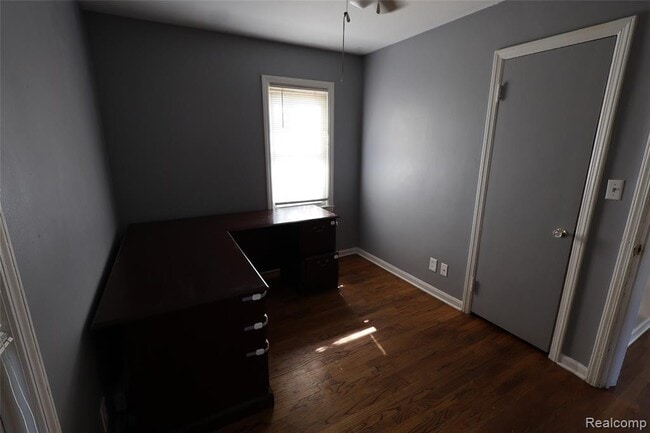 Building Photo - 27226 Lawnwood St