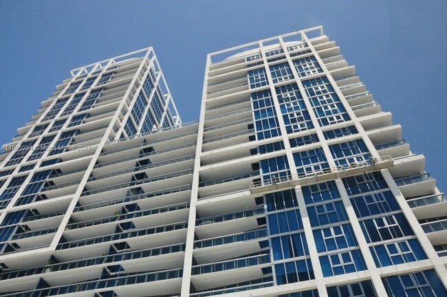 Building Photo - 6801 Collins Ave