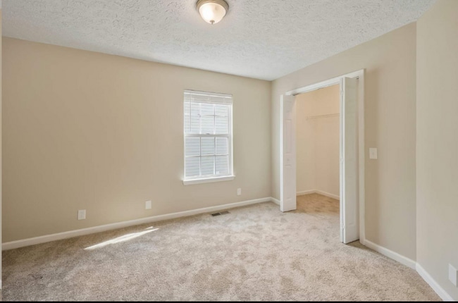 Building Photo - 2937 Riverbend Dr