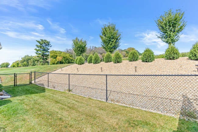 Building Photo - 898 Brentwood Cir