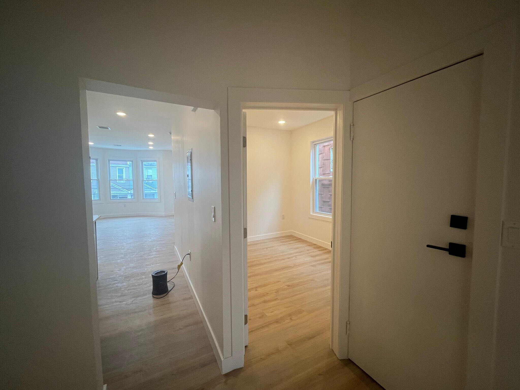 Building Photo - 13 Bartholdi Ave