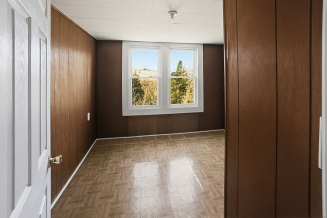 Building Photo - 11494 New Garden Rd