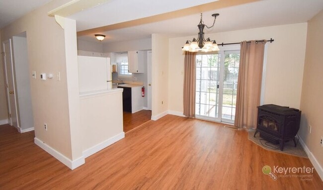 Building Photo - 2585 Jean Dr