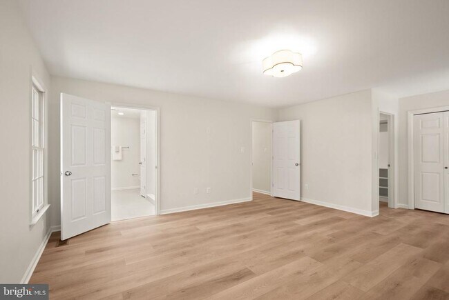 Building Photo - 13647 S Springs Dr