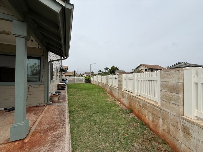 Building Photo - 94-1098-1098 Awalua St