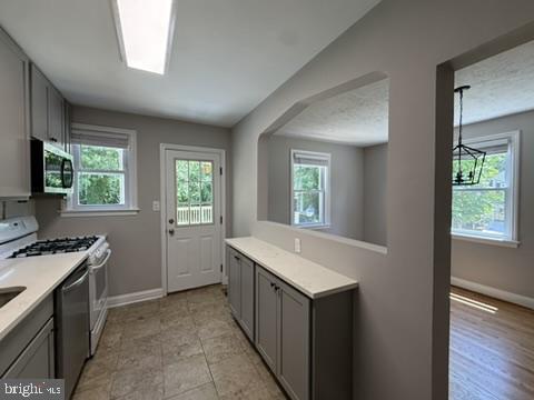 Building Photo - 5413 Pembroke Ave