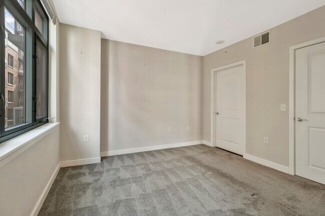 Building Photo - 1117 10th St NW