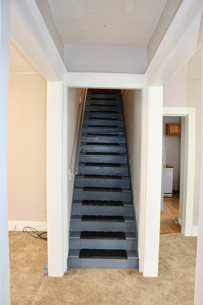 Building Photo - 232 Lincoln St