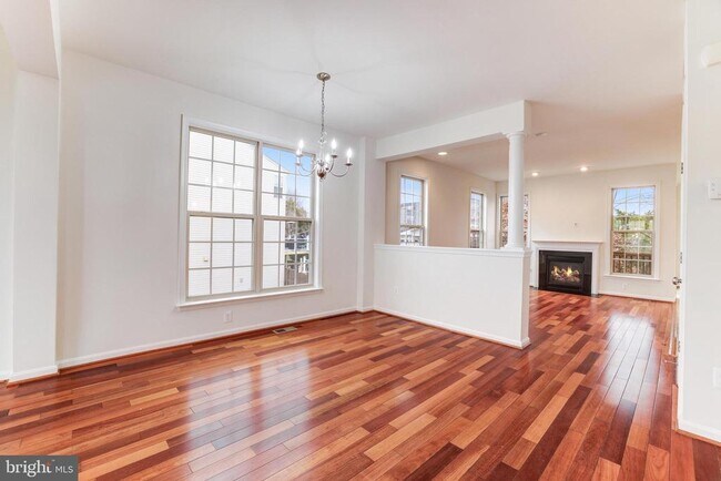 Building Photo - 42639 Chisholm Dr