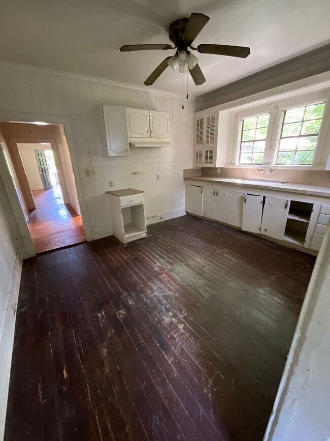 Building Photo - Section 8 Approved