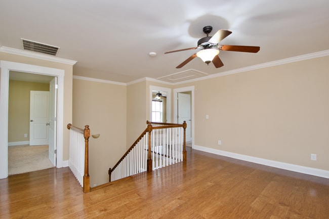 Building Photo - Executive Rental in Cypress Point S/D