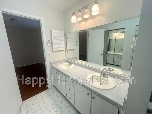 Building Photo - 1125 Monaco Dr