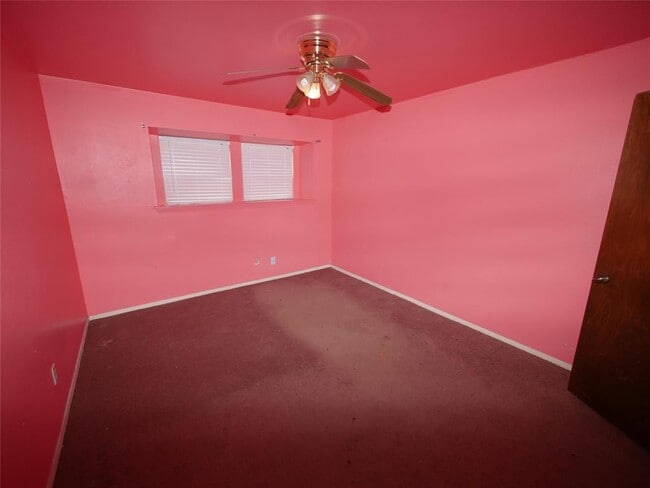 Building Photo - 12314 Plumpoint Dr