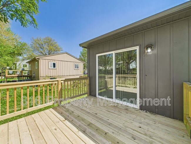 Building Photo - 1406 N Ponca Dr