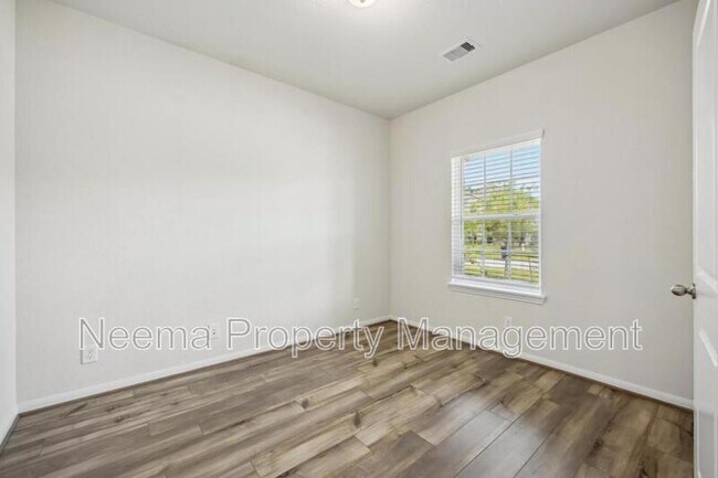 Building Photo - 20983 New Proper Dr