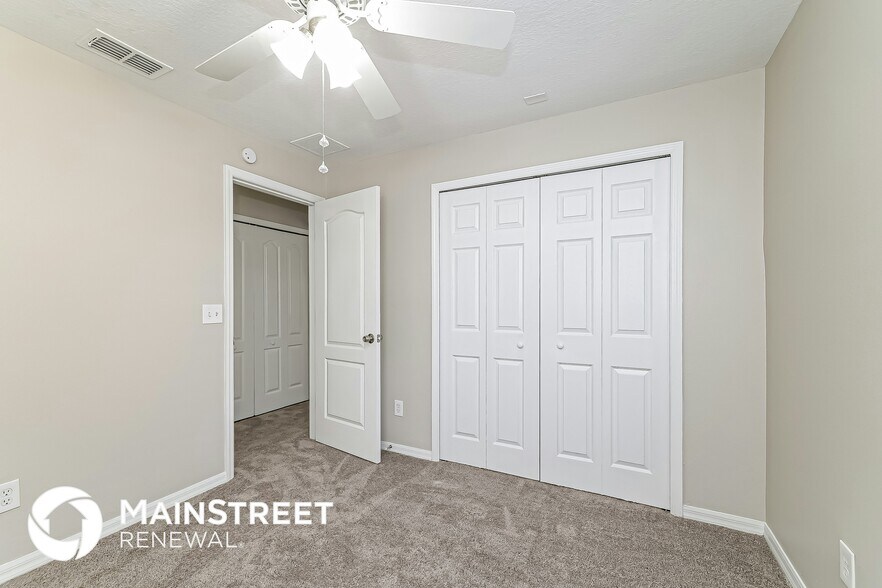 Building Photo - 1147 Royal Ridge Dr