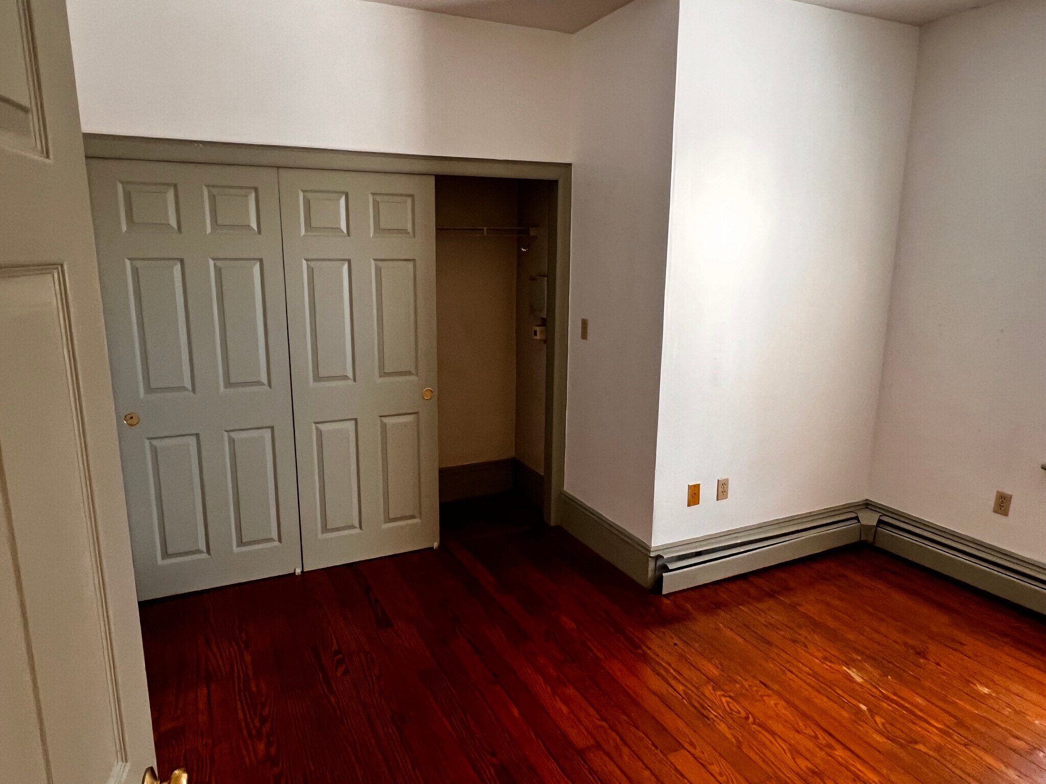 Building Photo - 397 Cranston St