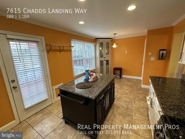 Building Photo - 7615 Chadds Landing Way
