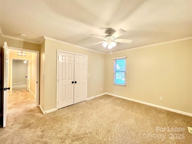 Building Photo - 911 Reverdy Ln