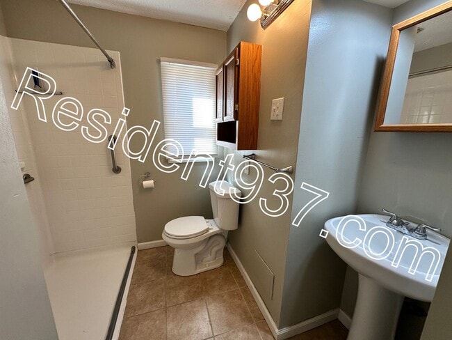 Building Photo - Charming 2 Bed 1 bath in Kettering