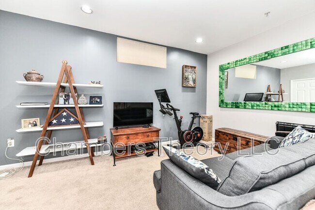 Building Photo - 6109 Madison Crest Ct