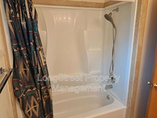 Building Photo - 1930 NW Kings Blvd