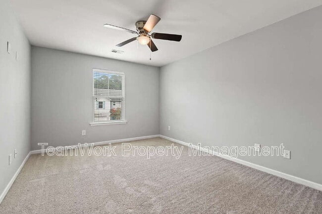 Building Photo - 526 Truman Dr