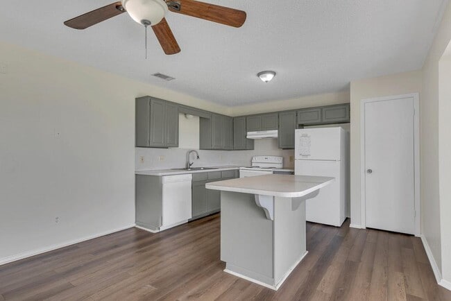Building Photo - 4602 Ronald Dr