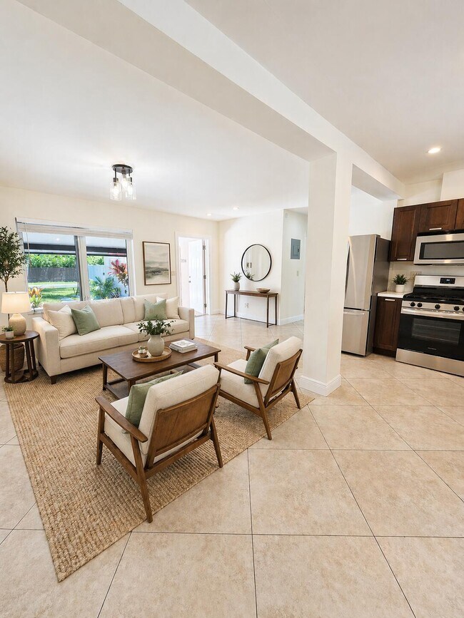 Building Photo - 2016-2018 NE 14th Ct