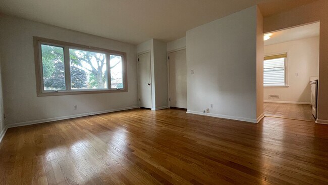 Building Photo - 84th Street  3531-3533