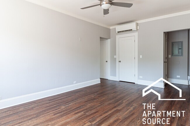 Building Photo - 817 W Lakeside Pl