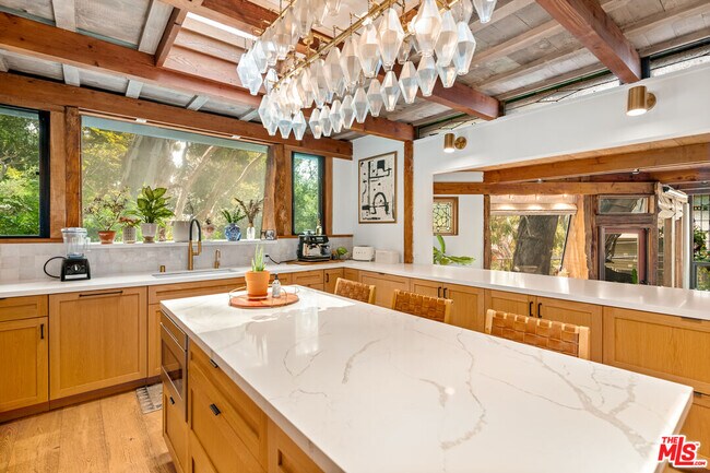 Building Photo - 516 Latimer Rd