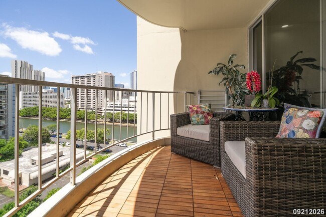 Building Photo - 1717 Ala Wai Blvd