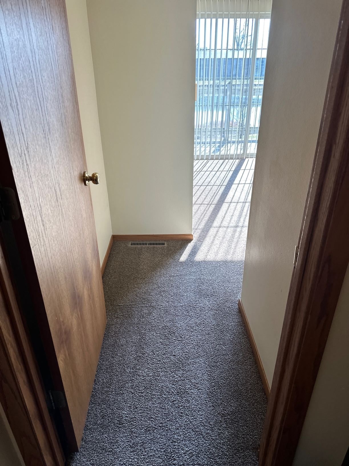 Building Photo - 1024 Western Ave