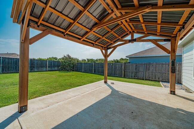 Building Photo - 1822 Barrie Wy