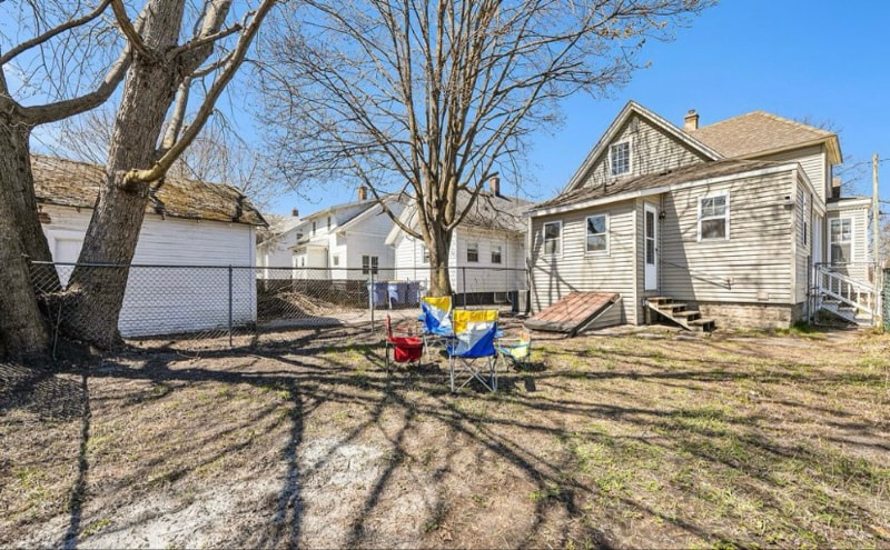 Building Photo - 1100 Hovey St SW