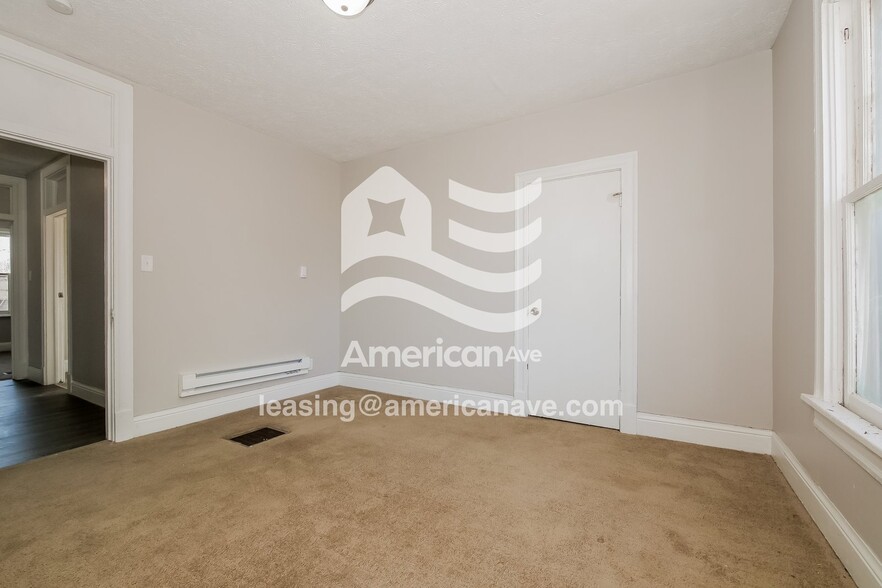 Building Photo - 2049 Florence Blvd